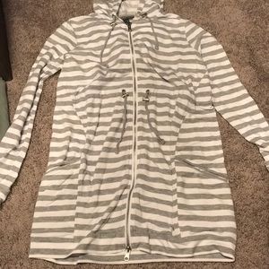 A pea in the pod maternity zip up hoodie/jacket